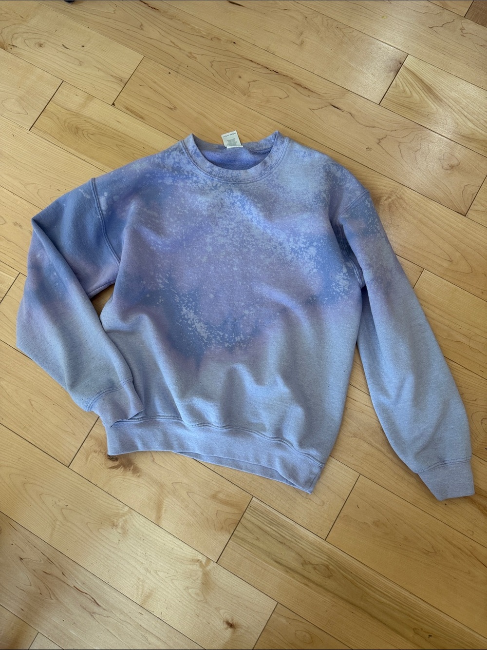 Gildan Lavender and Light Blue Tie-Dye Crewneck size M.
